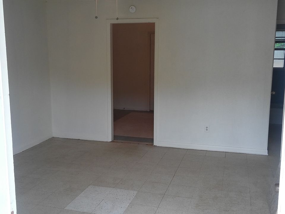 1st image of 1251 Lake Dr