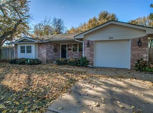501 Meadow Lake Dr, Edmond, OK 73003