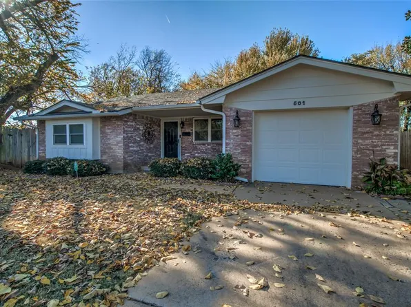 501 Meadow Lake Dr, Edmond, OK 73003