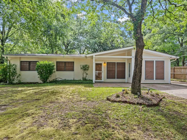 615 Dartmoor Ln, Mobile, AL 36609