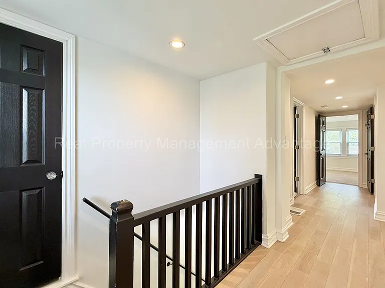 1330 E Chesterfield St — Photo 19