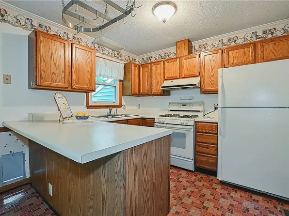 604 Sanderson Dr, Durham, NC 27704