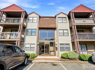 209 Newport Ct, Fords, NJ 08863