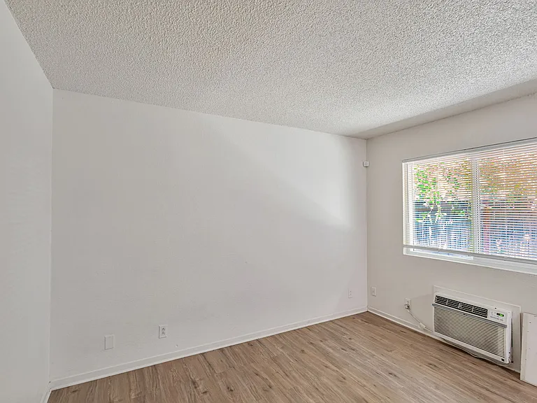360 N Calaveras St #1 — Photo 8