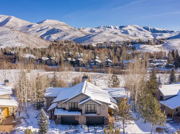 16 Chateau Cir, Sun Valley, ID 83353