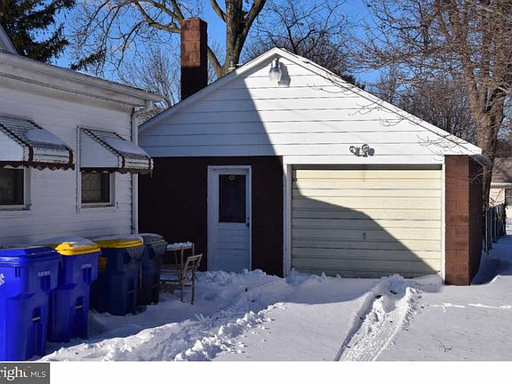 4th image of 402 Shaw Ave
