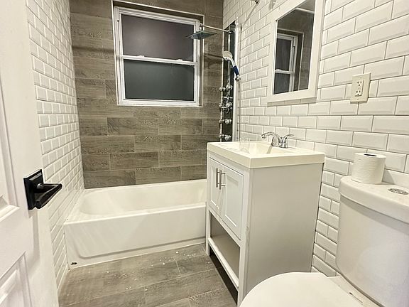 4th image of 848 E 231st St APT 1