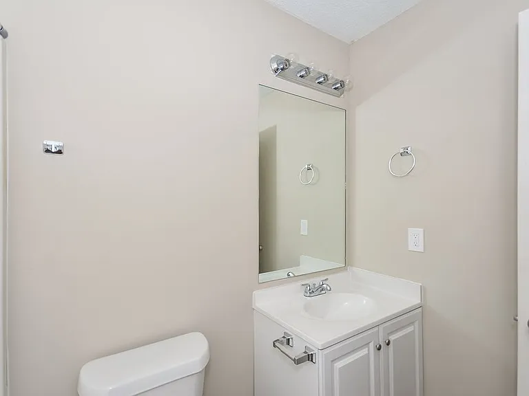 255 Hillside Oak Ln — Photo 16