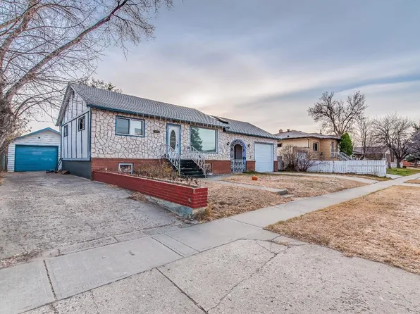 219 W 4th St SE, Redcliff, AB T0J 2P0