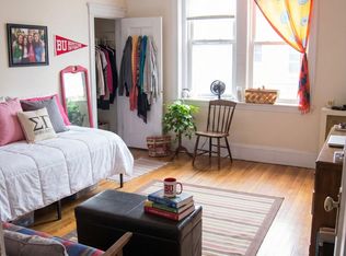 52 Egmont St #4D, Brookline, MA 02446