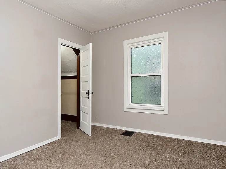 355 Lincoln Ave — Photo 20