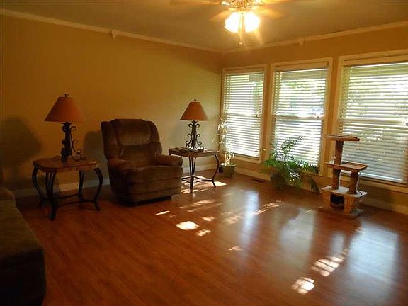 3rd image of 6922 Latona Dr