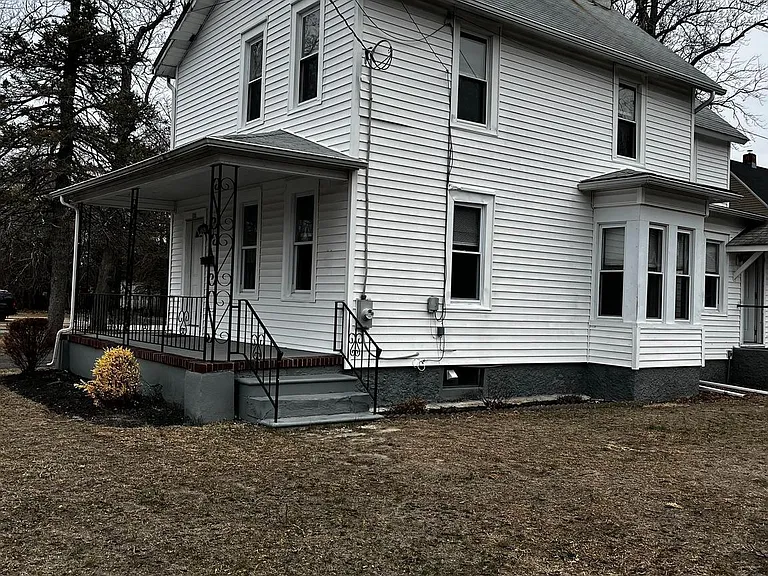 131 N 2nd St — Photo 2