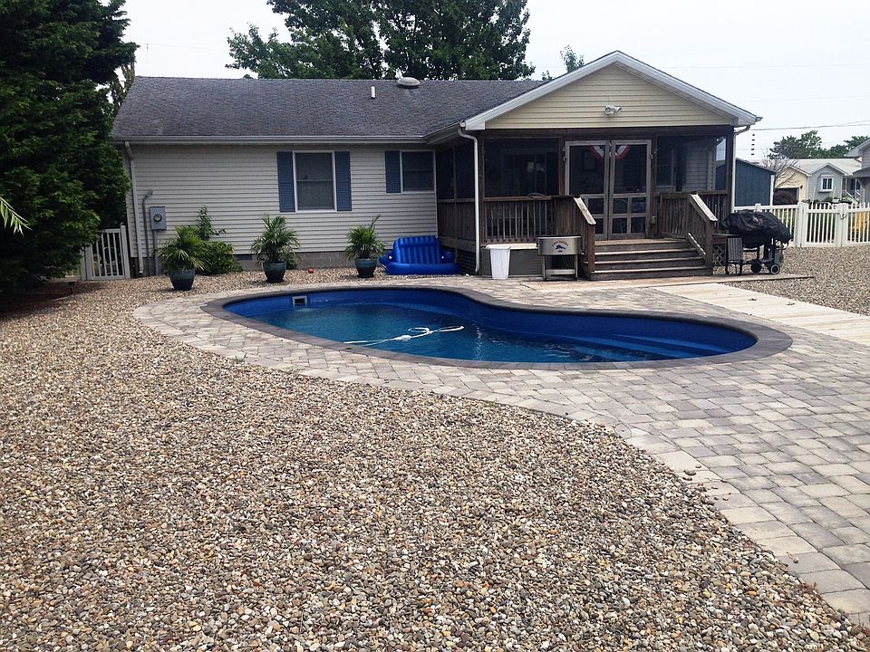 1st image of 38332 Walnut Ln