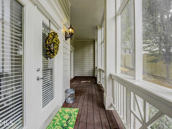 2nd image of 601 Irwin St NE