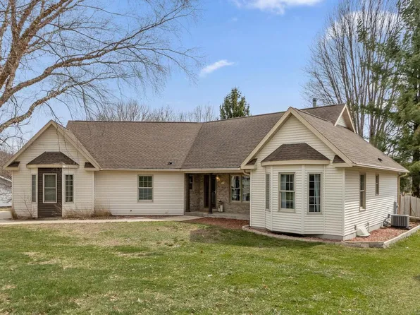 1012 Pine Grove Drive, Reedsburg, WI 53959