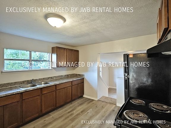 3rd image of 5398 107th St
