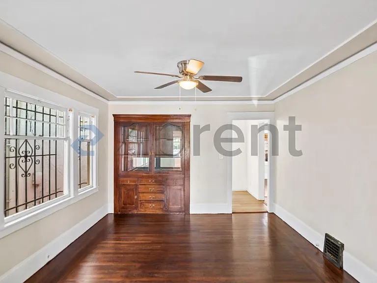1465 67th Ave — Photo 8