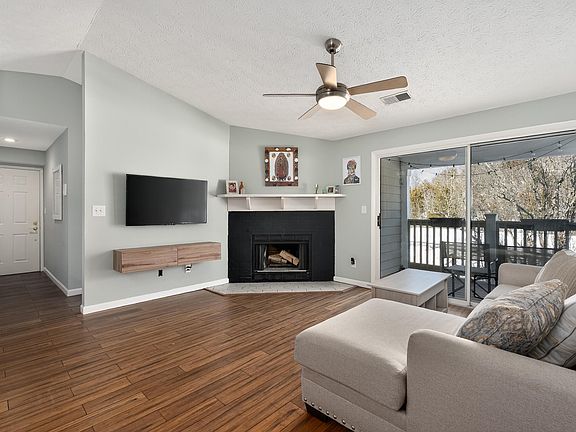 2nd image of 70 Creekwood Dr Unit 9