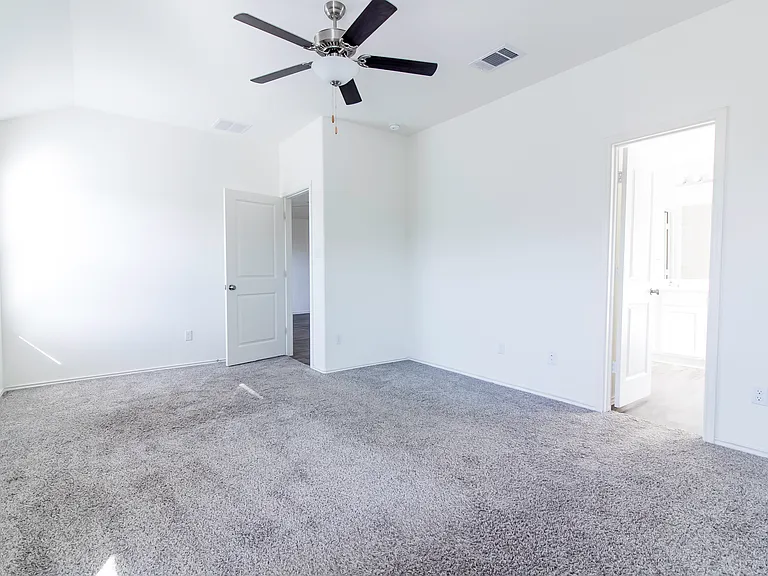1209 Nokota Bnd — Photo 7