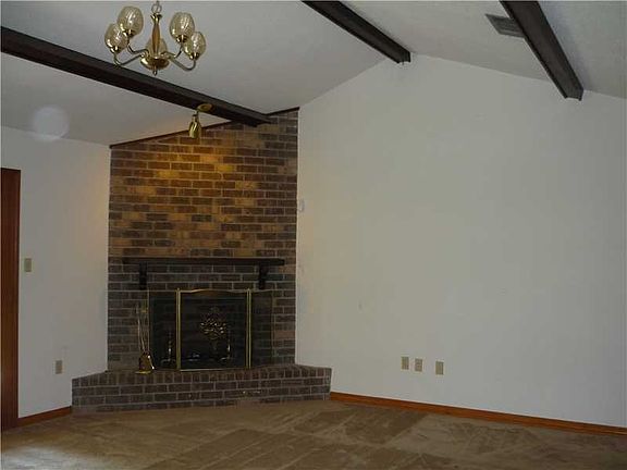 2nd image of 1804 Green Oak Dr
