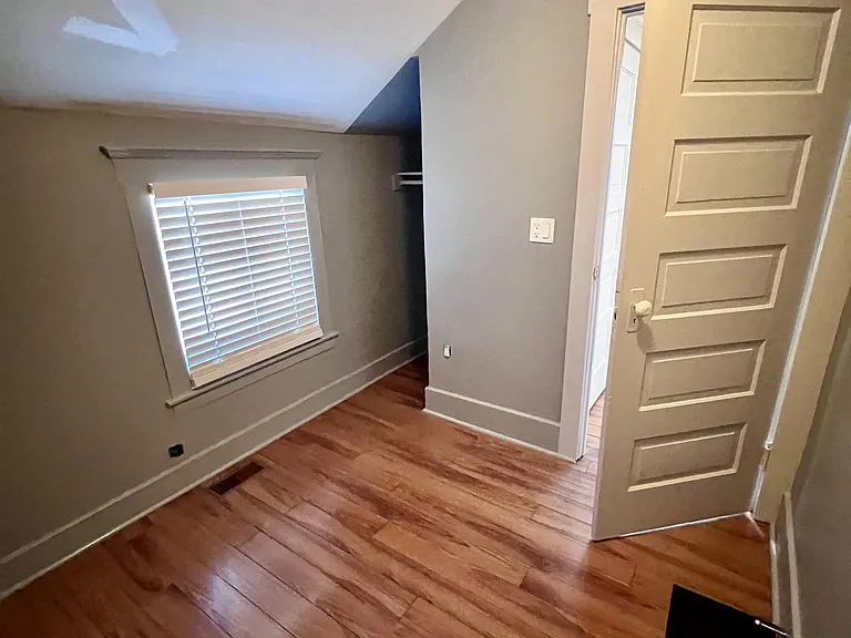 1292 Argyle Rd — Photo 1