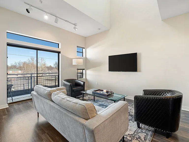401 E Boyd St #313 — Photo 11