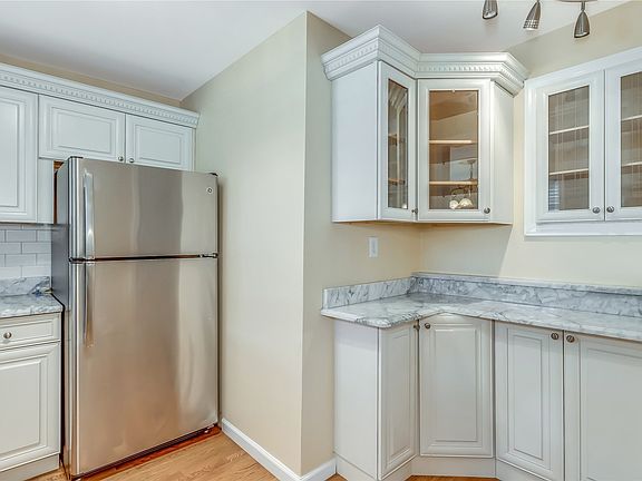 5th image of 2310 Wilshire Ln #2310