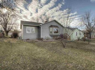 1008 Perkins St, Belle Fourche, SD 57717