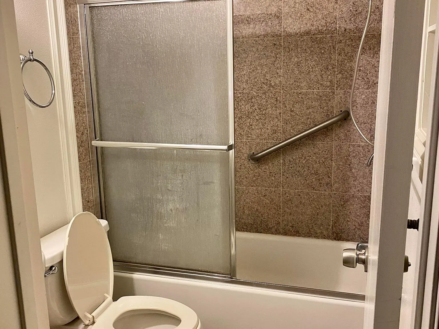 1 bed, 2963 sqft, $1,100 — Photo 4
