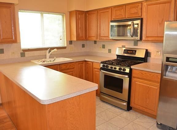 5th image of 577 Canterbury Dr #18C