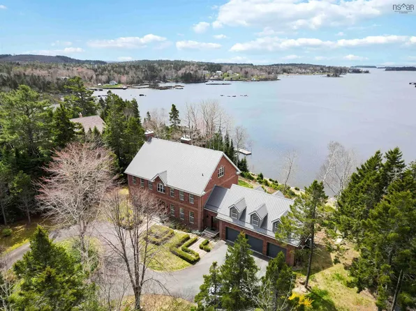 13 Shepherds Ln, Tantallon, NS B3Z 2K7