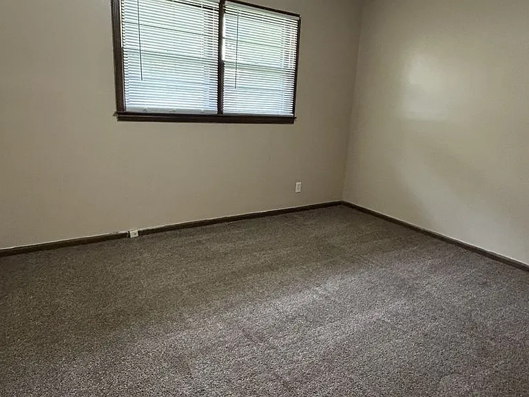 1814 S Olive St — Photo 8