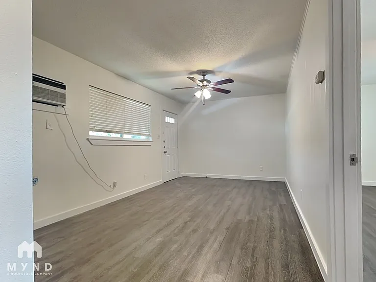 1604 Parker Ln #B — Photo 6