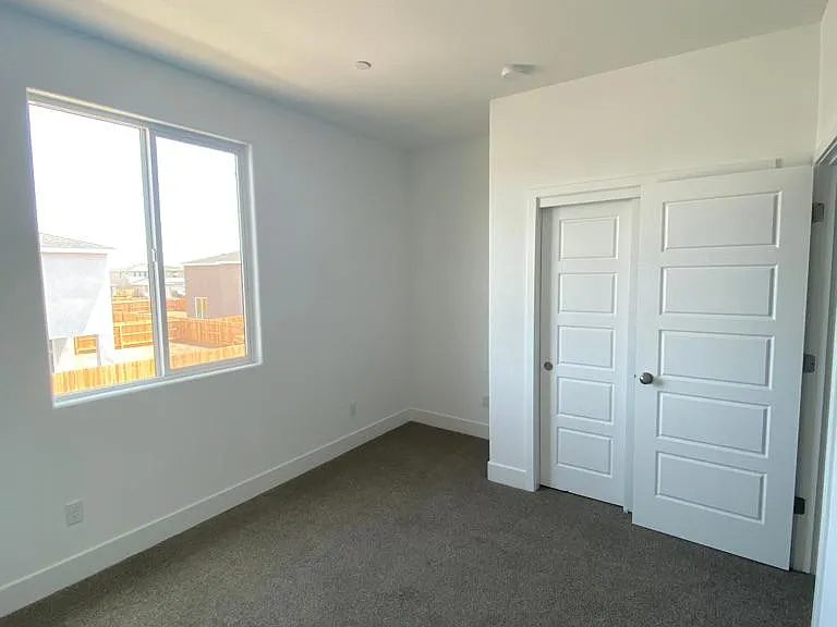 2426 Explorador Dr — Photo 2
