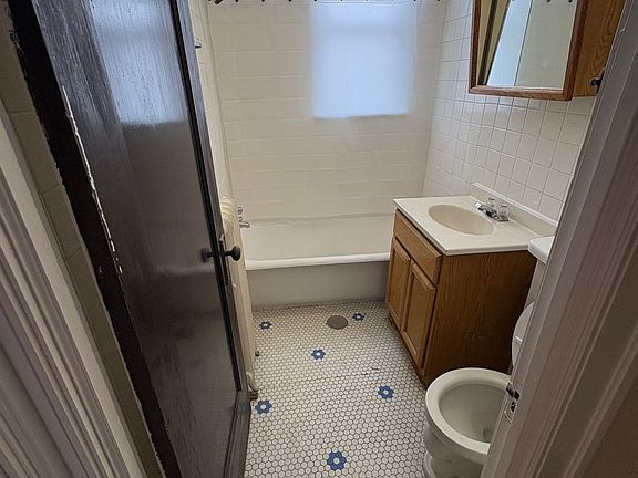 3rd image of 6102 W Cermak Rd #7
