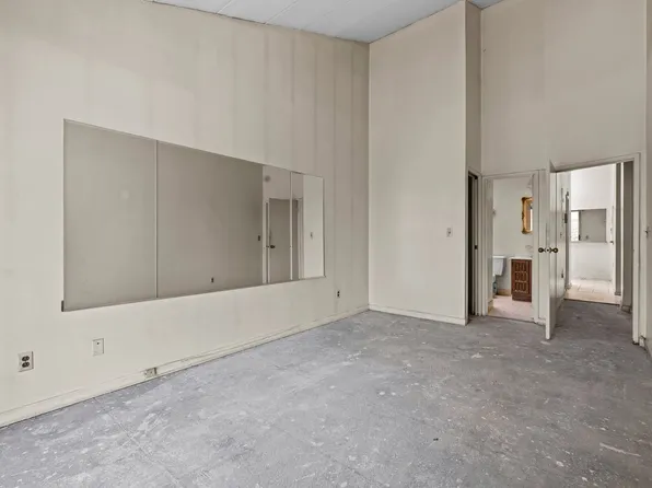 10106 4th Avenue image 6 of 16