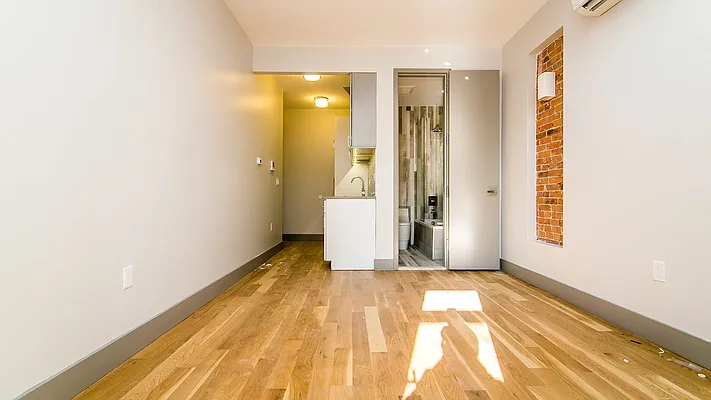 Rented by Nooklyn NYC LLC | media 49