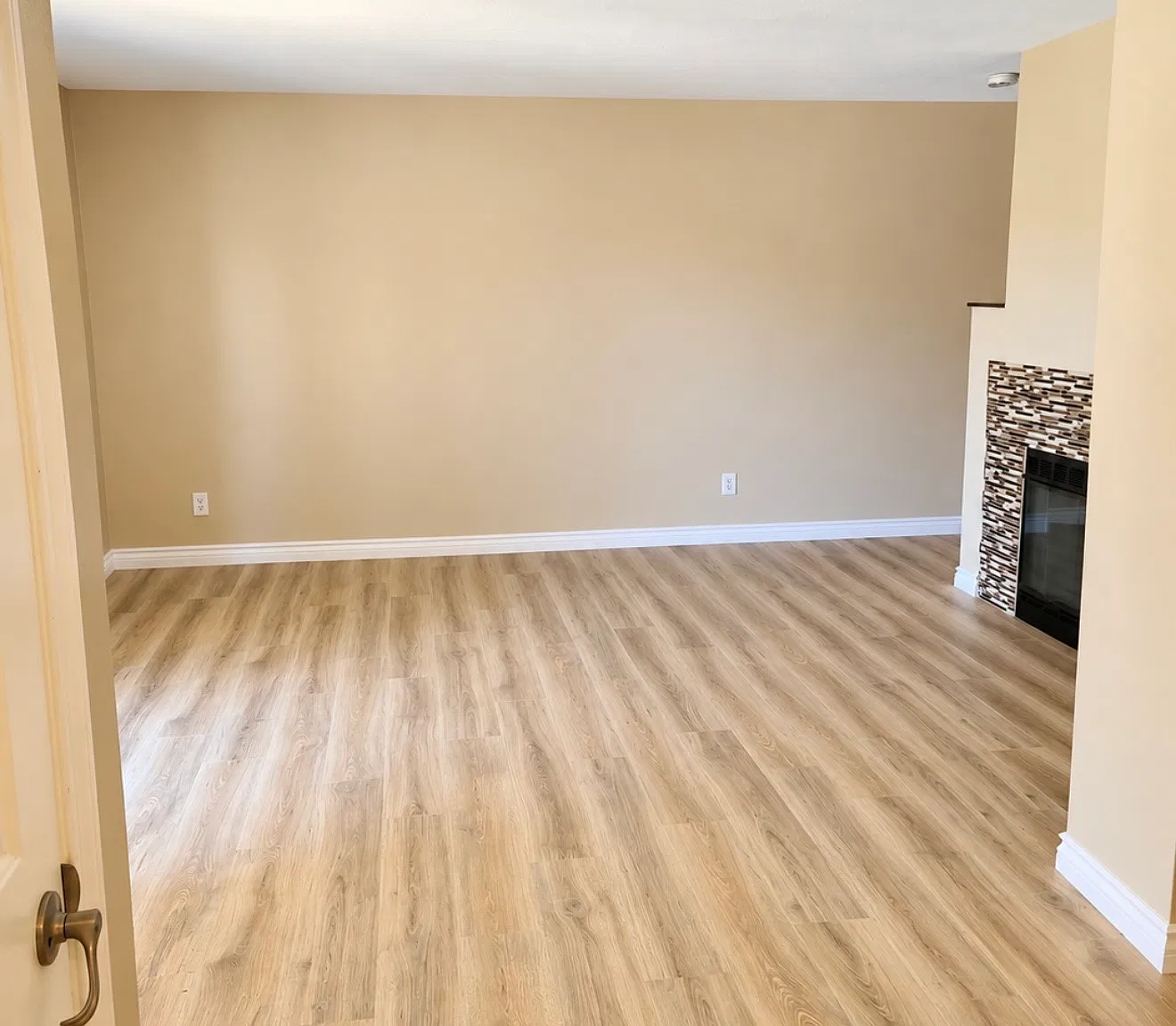 2 bed, 1146 sqft, $2,450 — Photo 2