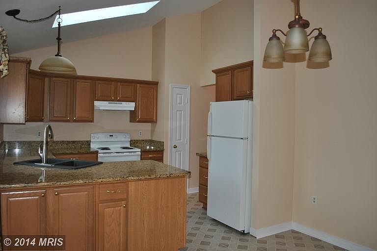 1st image of 8 Bryant Blvd