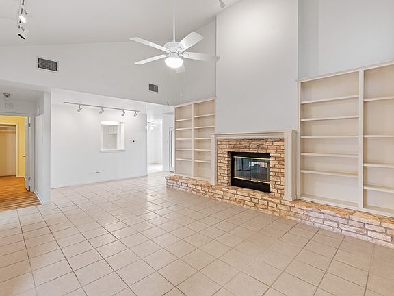 2nd image of 1809 Woodstone