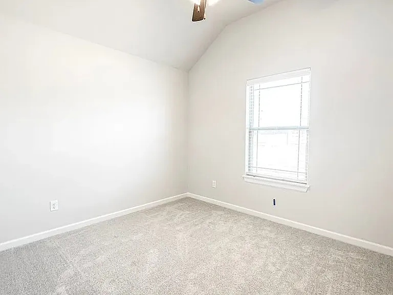 430 Willow Dr — Photo 7