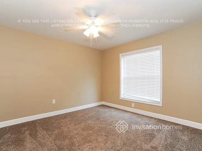4526 Windsor Ct E — Photo 13