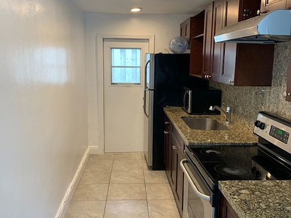 2nd image of 200 NE 22nd Ave Unit 204