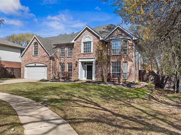 3rd image of 2504 Springhill Dr