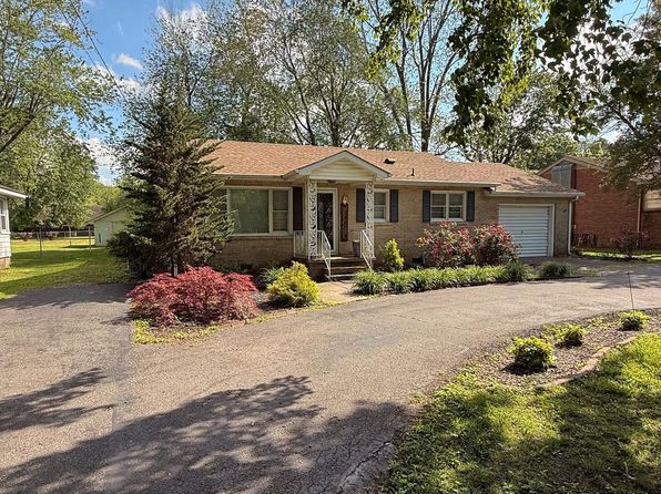 608 E 12th St, Benton, KY 42025