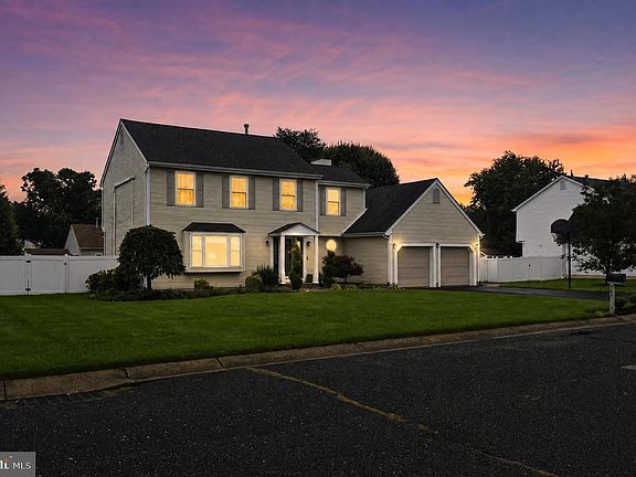 3rd image of 467 Val Ln