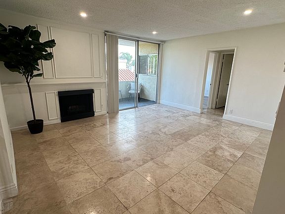 2nd image of 1724 Montana Ave #6A