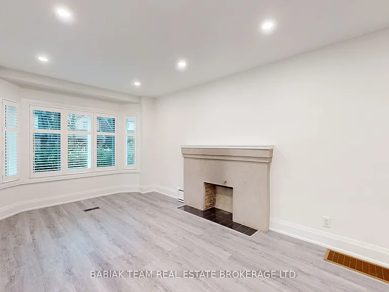 19 Grassmere Rd #MAIN — Photo 8