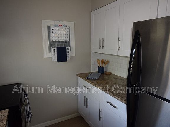 5th image of 3325 N Westmoreland Dr APT 3
